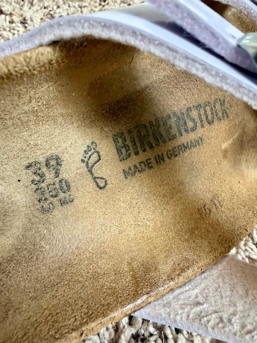 Birkenstock Mayari Sandal in Patent Purple Fog Size 39 or 9 - Picture 11 of 12